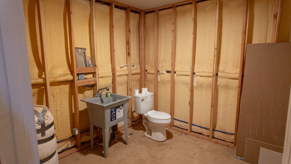 More Photos Of 625 Koloa Ave, Edmond Warehouse For Sale