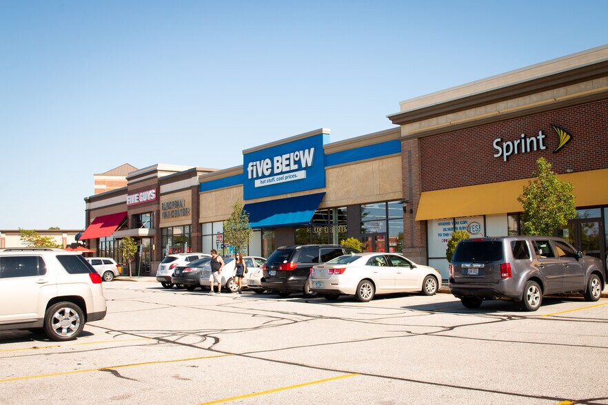 More Photos Of 3171-3221 Westgate Mall, Fairview Park Unknown For Lease