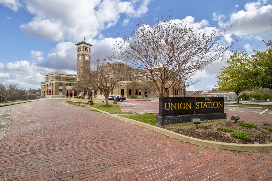 Primary Photo Of 1400 W Markham, Little Rock Office For Lease