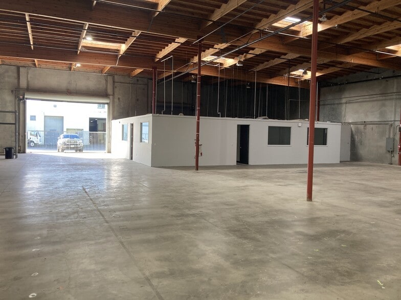 More Photos Of 1000 Quesada Ave, San Francisco Warehouse For Lease