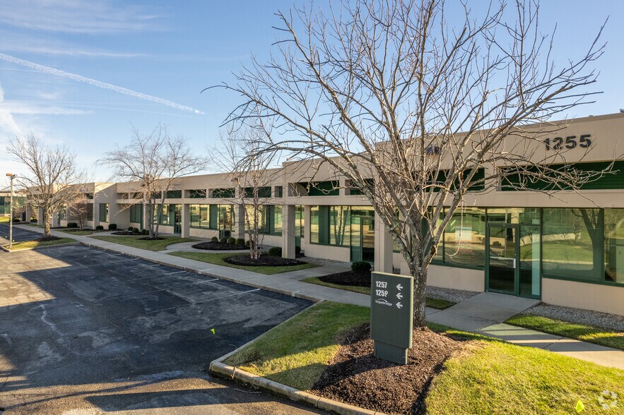 More Photos Of 1255 Kemper Meadow Dr, Cincinnati Office For Sale