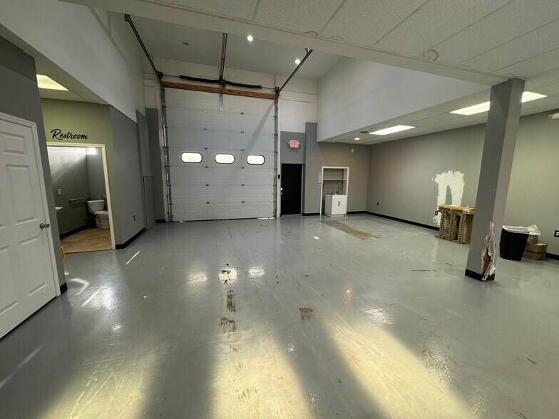 More Photos Of 3030 Kettering Blvd, Moraine General Retail For Sale