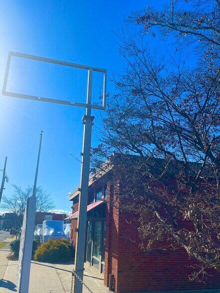 More Photos Of 30 S Water St, Greenwich Bank For Lease