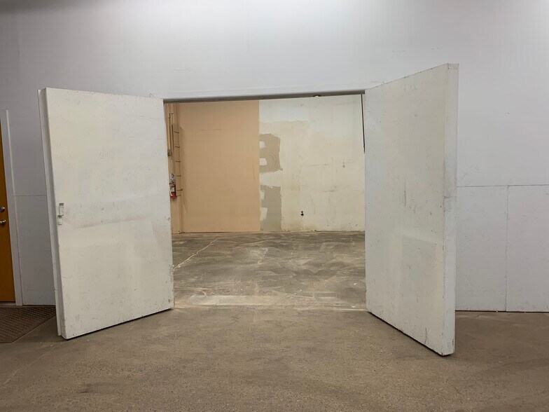 More Photos Of 701 1st St, Farmington Warehouse For Lease