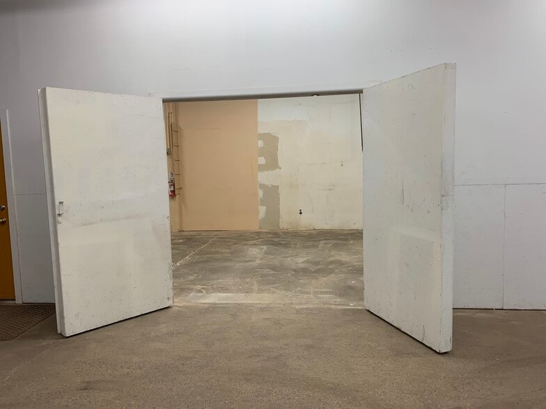 More Photos Of 701 1st St, Farmington Warehouse For Sale
