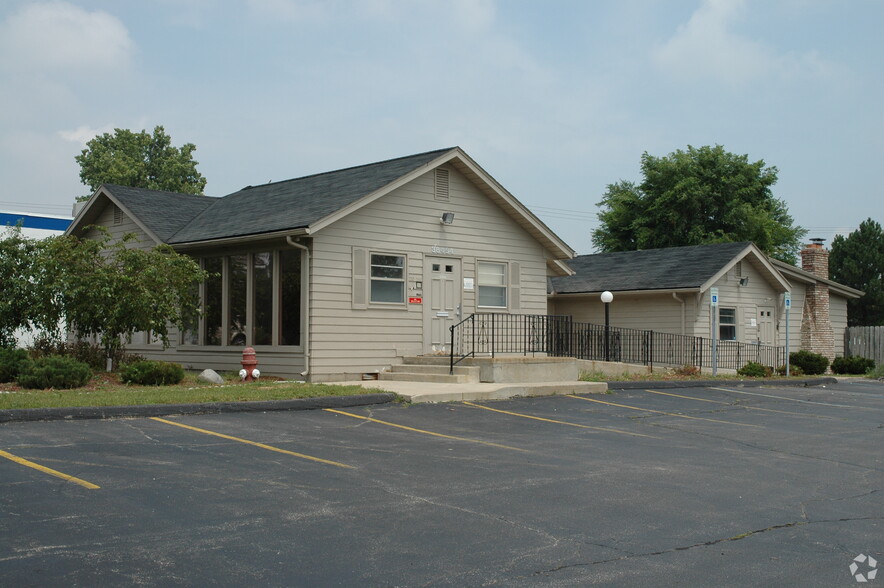 Primary Photo Of 38454 Hayes Rd, Clinton Township Medical For Lease