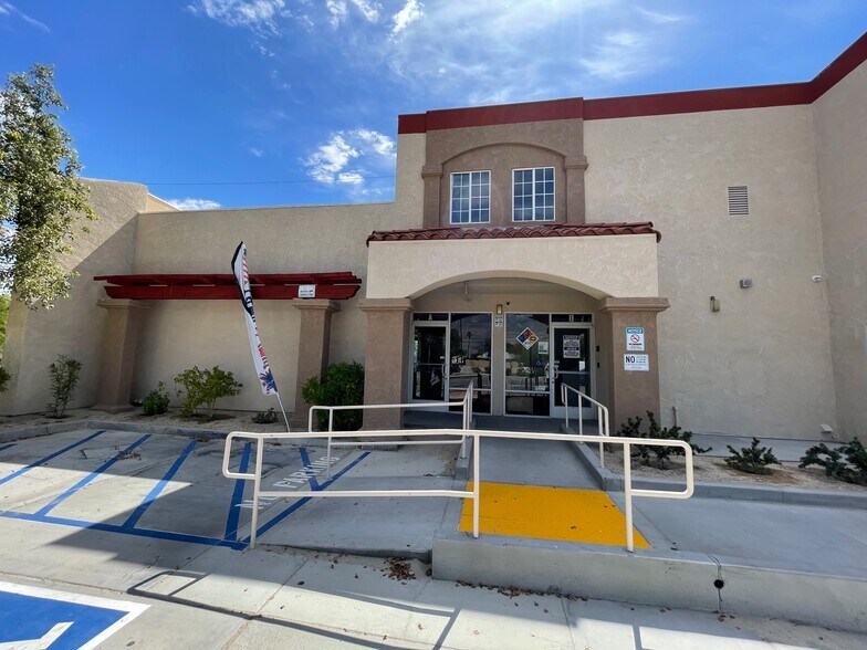 More Photos Of 32475 Date Palm Dr, Cathedral City Freestanding For Lease