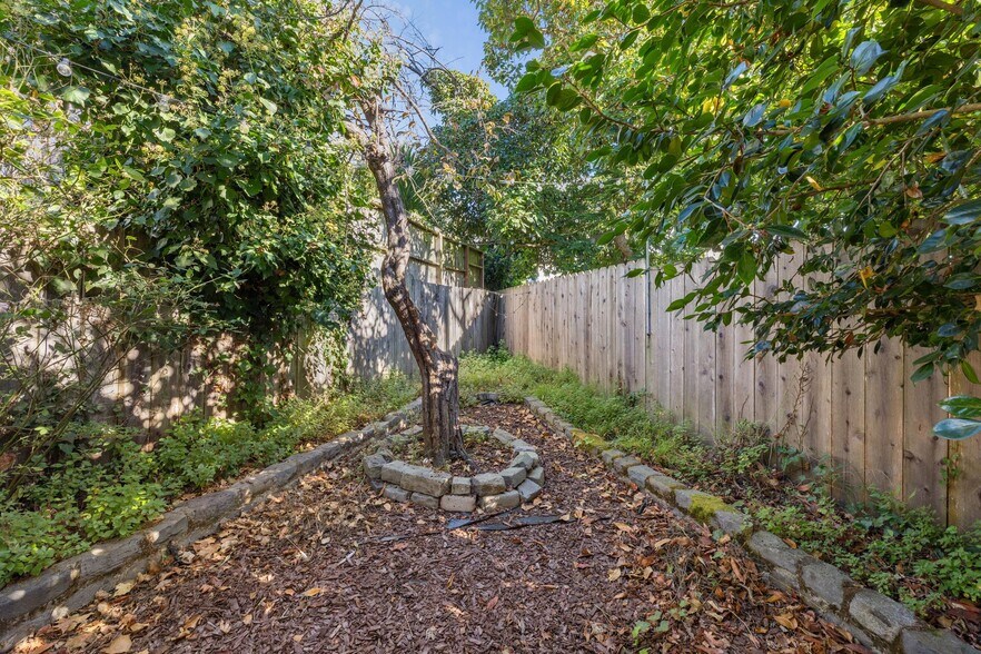 More Photos Of 31-33 Cuvier St, San Francisco Apartments For Sale