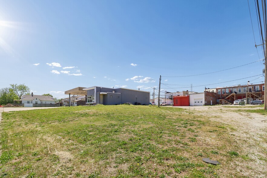 More Photos Of 801 Court Ave, Chariton Service Station For Sale