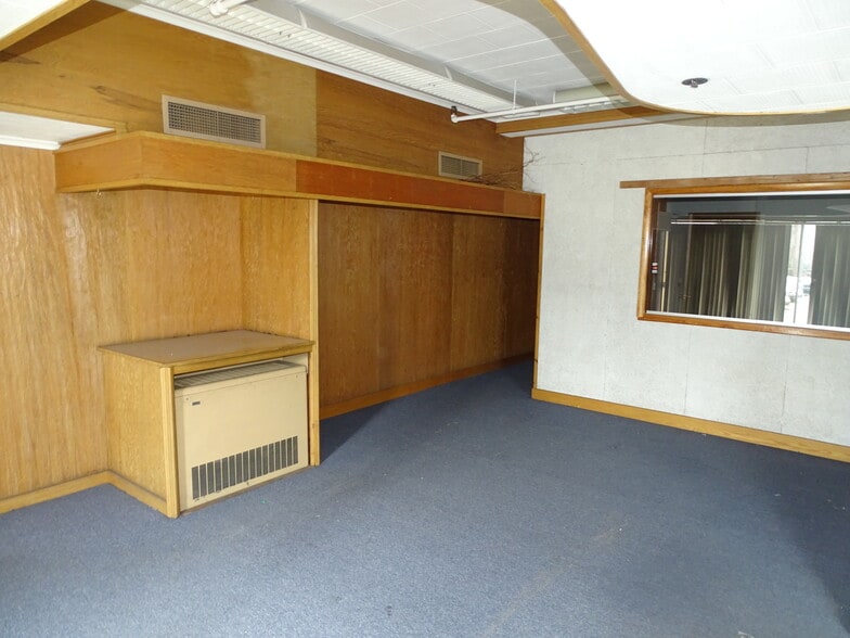 More Photos Of 417 E Sunbury St, Shamokin Storefront Retail Office For Sale