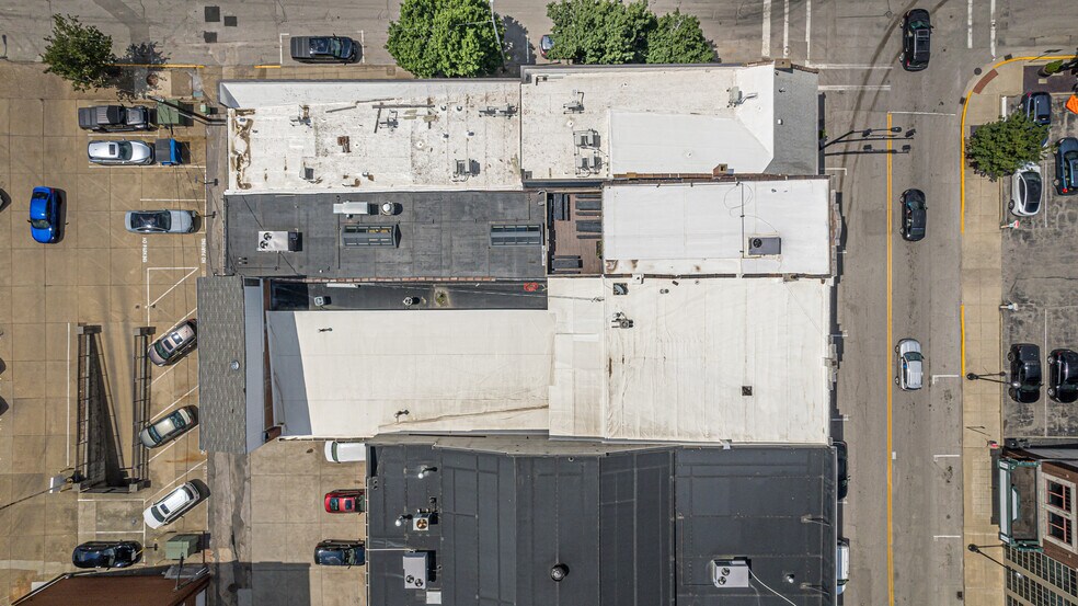 More Photos Of 20 NW 6th St, Evansville Restaurant For Lease