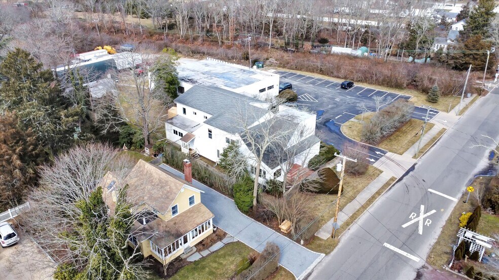 More Photos Of 32 Chichester Ave, Center Moriches Industrial For Sale