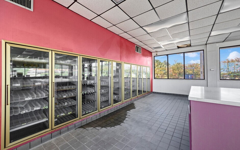More Photos Of 6669 US-129 Hwy, Live Oak Convenience Store For Sale