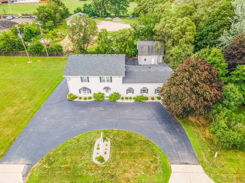 More Photos Of 503 E Russell Rd, Tecumseh Specialty For Sale