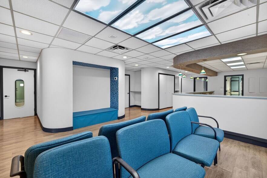 More Photos Of 45 Barkley Cir, Fort Myers Medical For Lease