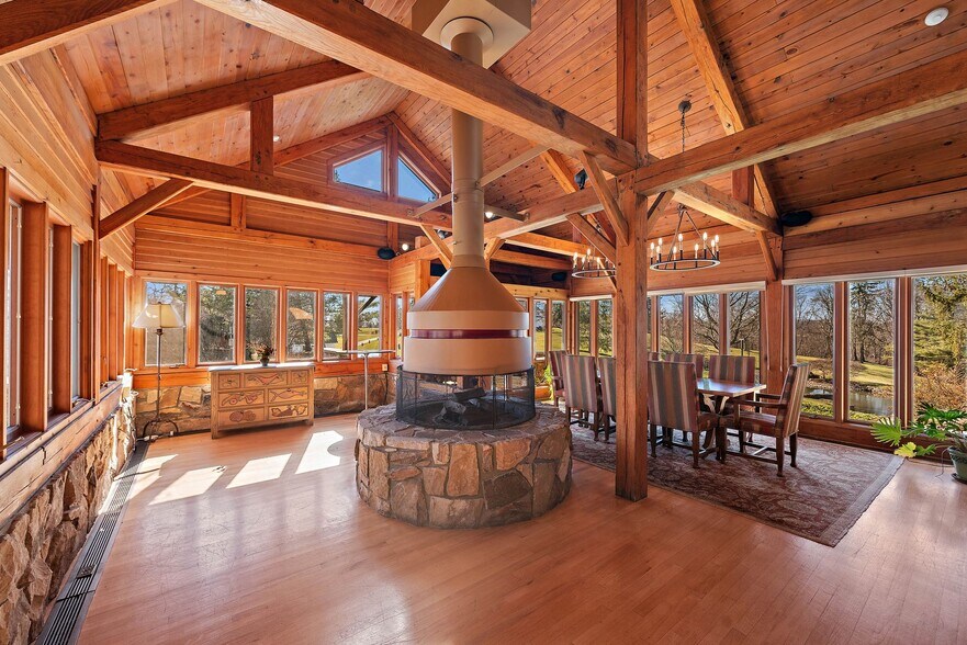 More Photos Of 1442 Coraopolis Heights Rd, Moon Township Hospitality For Sale