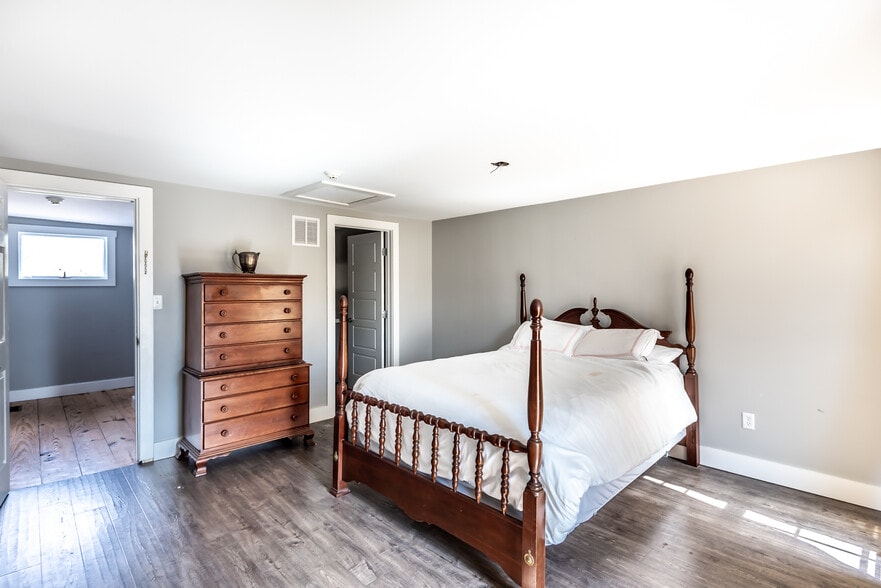 More Photos Of 121 S Main St, Waynesville Hospitality For Sale