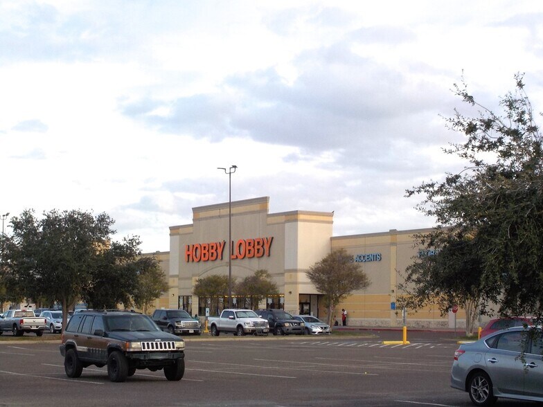 More Photos Of 1222 Dixieland Rd, Harlingen Storefront Retail Office For Lease