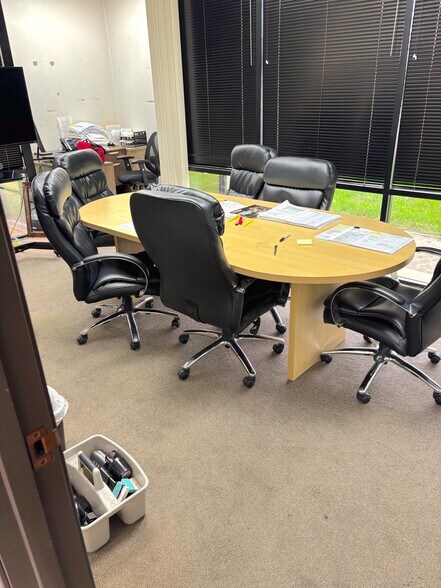 More Photos Of 1650 Beacon Pl, Oxnard Warehouse For Sale