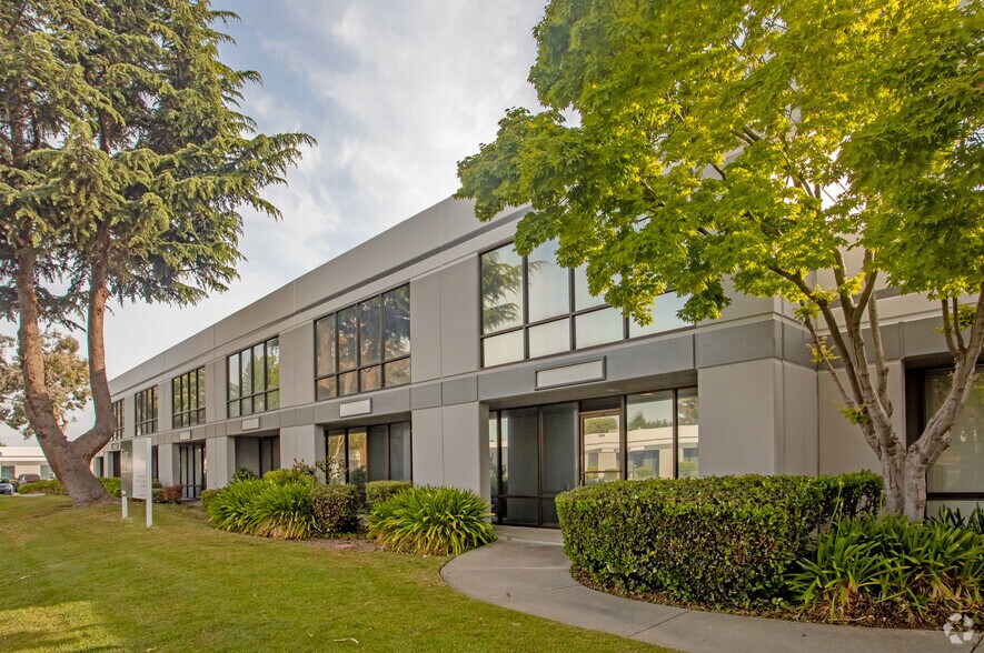 More Photos Of 1560 Koll Cir, San Jose Unknown For Lease