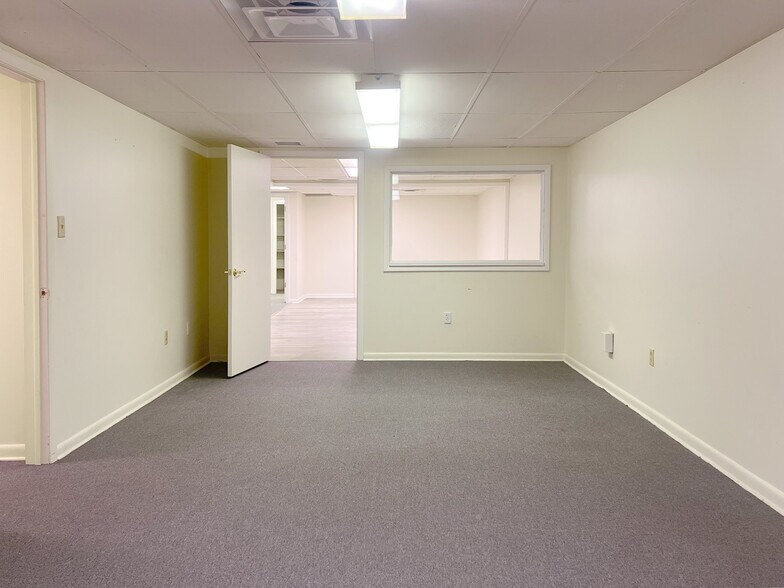 More Photos Of 2105-2133 W 8th St, Erie Office For Sale