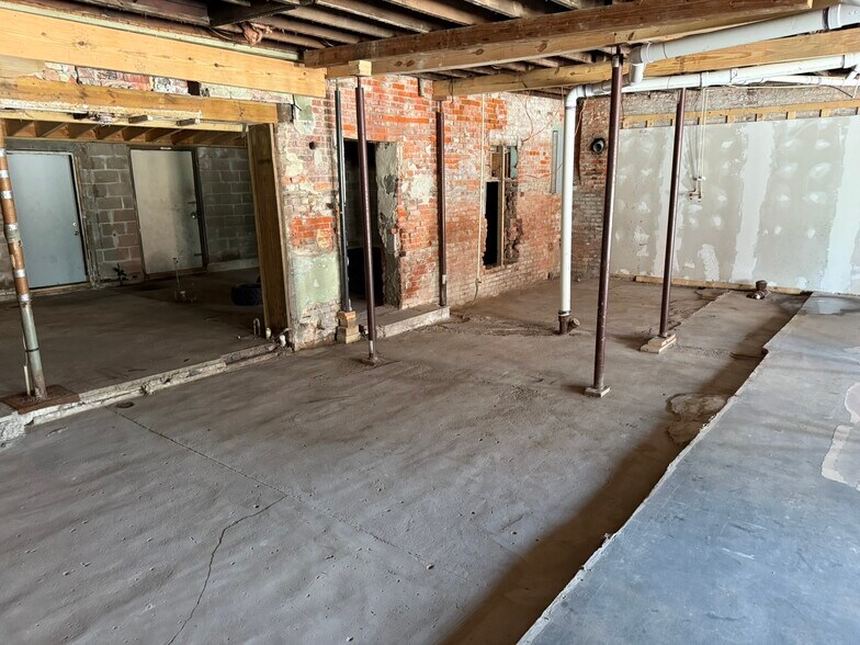 More Photos Of 107 W Main St, Coffeen Storefront Retail Residential For Sale