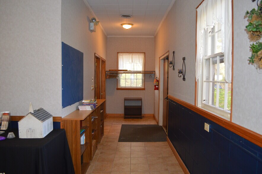 More Photos Of 857 Goshen Hill Rd, Lebanon Flex For Sale