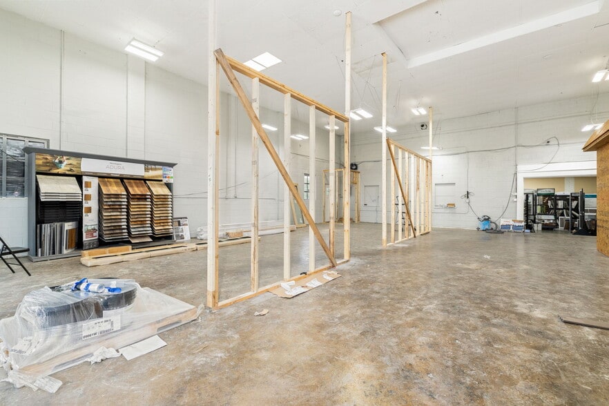 More Photos Of 728 N Main St, Emporia Auto Repair For Sale