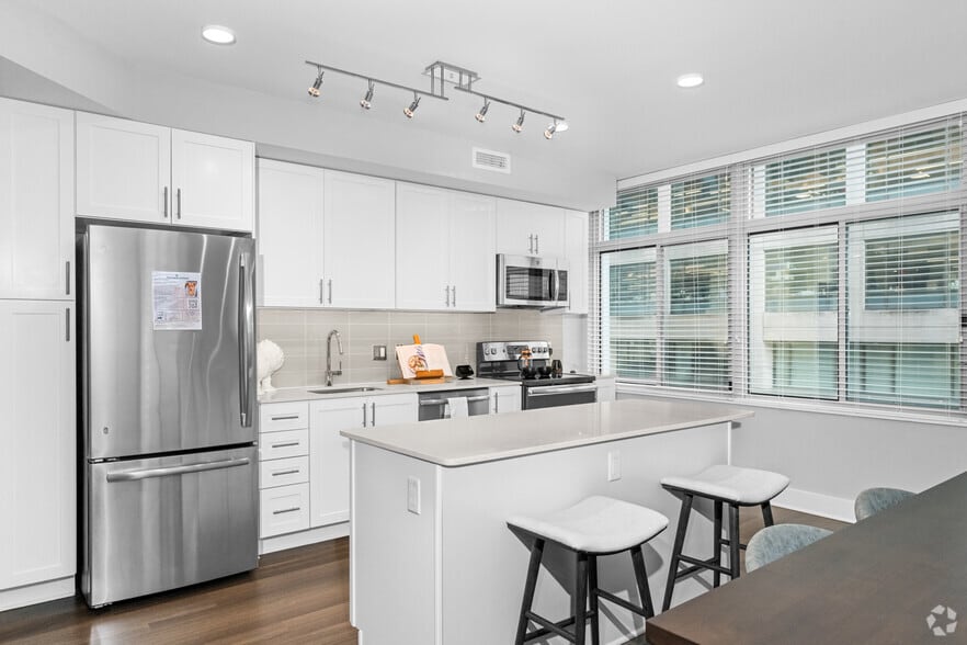 More Photos Of 3400 S Clark St, Arlington Apartments For Lease