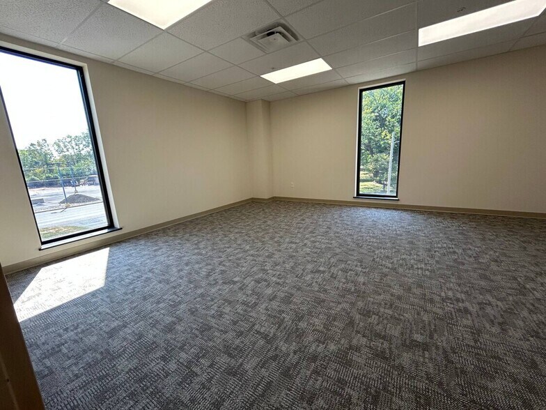 More Photos Of 5275 E Trindle Rd, Mechanicsburg Medical For Lease