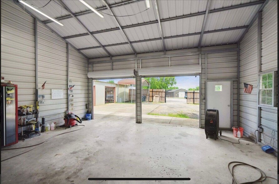 17 N College St, Byhalia, MS 38611 Auto Repair For Sale