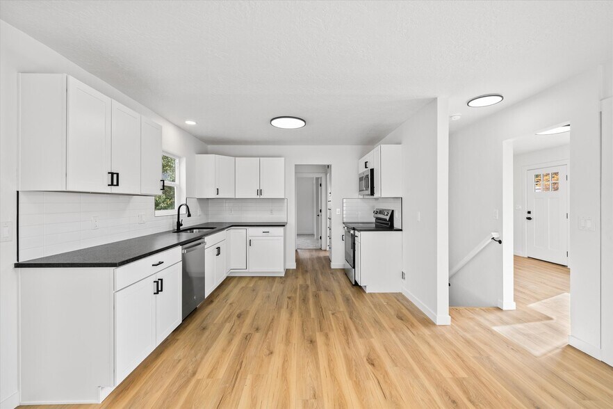 More Photos Of 4518 W Emerald St, Boise Specialty For Sale