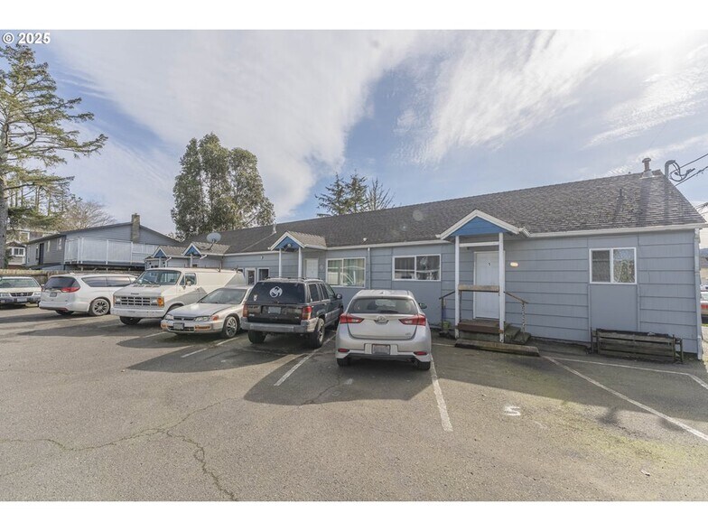 More Photos Of 2149 S Franklin St, Seaside Apartments For Sale