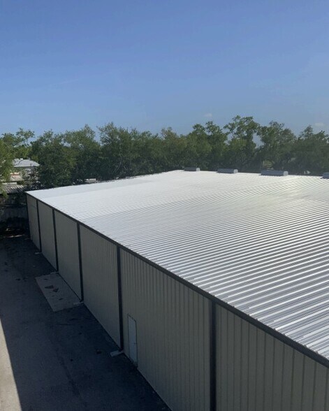 More Photos Of 4625 N 122nd Ave, Clearwater Warehouse For Lease