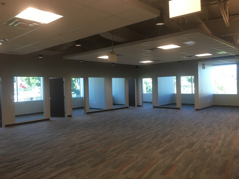 More Photos Of 1435 Garrison St, Lakewood Office For Lease