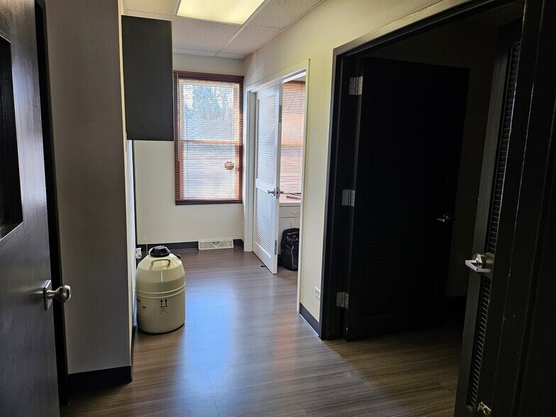 More Photos Of 19 River Oaks Dr, Calumet City Healthcare For Lease