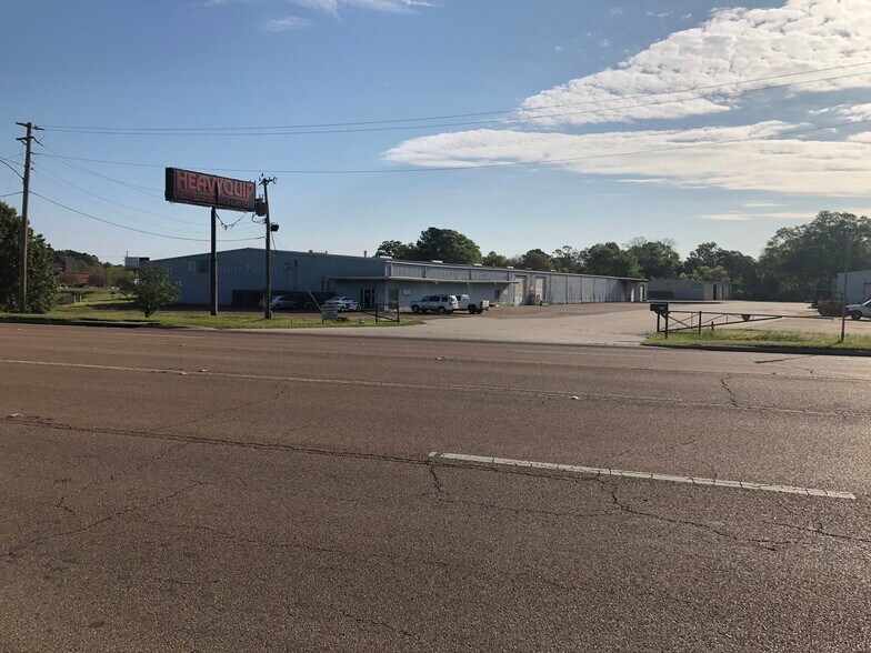 More Photos Of 246-248 N Pearson Rd, Jackson Warehouse For Lease