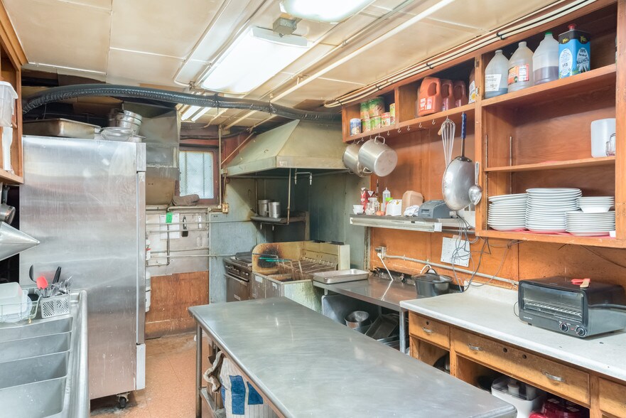 More Photos Of 4121 N Wilson Dr, Milwaukee Lodge Meeting Hall For Sale