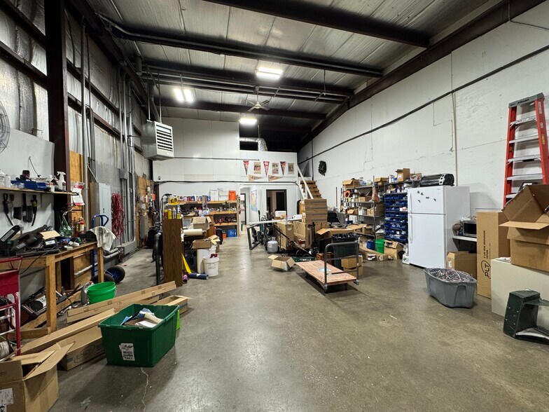 More Photos Of 5821 Femrite Dr, Madison Warehouse For Lease