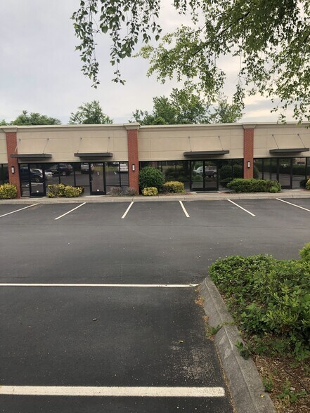 More Photos Of 312 Prosperity Dr, Knoxville Medical For Lease