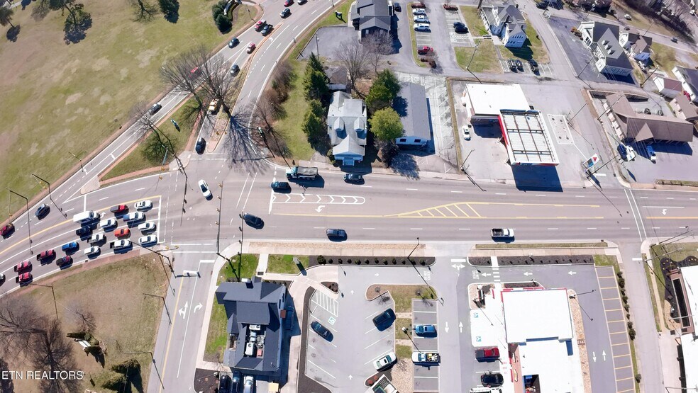 More Photos Of 615 S Washington St, Maryville Office For Sale