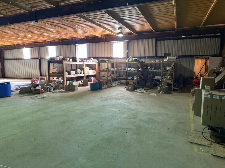 More Photos Of 3597 US Highway 84, Tuscola Warehouse For Lease