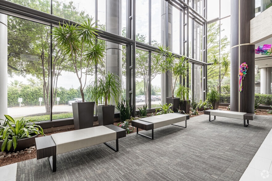 More Photos Of 7550 W Interstate 10, San Antonio Office For Lease