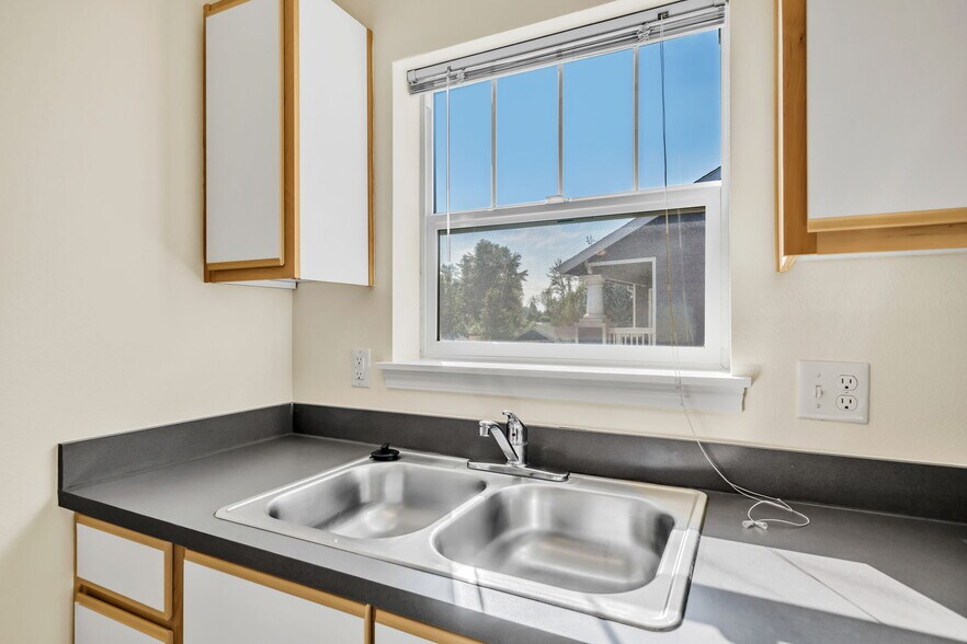 More Photos Of 2211 McKinney Ln, Lebanon Apartments For Sale
