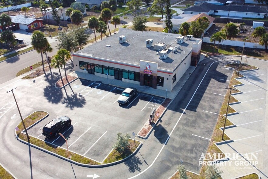 More Photos Of 7942 N Tamiami Trl, Sarasota Freestanding For Sale