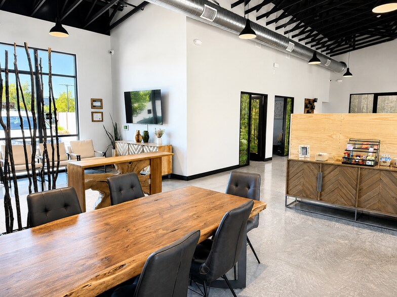 More Photos Of 2455 Beacon St, Chico Office For Lease