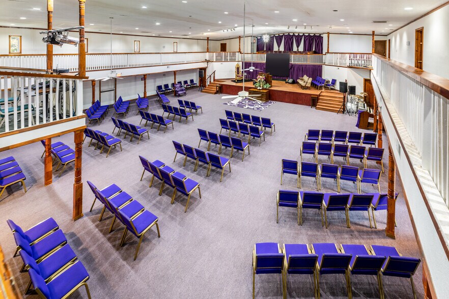 5007 Ivy Ln, Dallas, TX 75241 Religious Facility For Sale