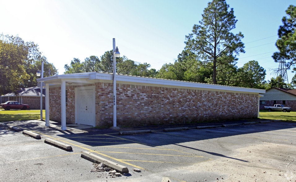 Primary Photo Of 7430 Rodgers Rd, Manvel Office Residential For Sale