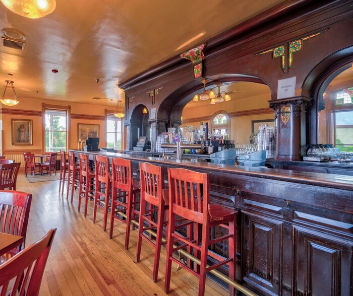 More Photos Of 23 N Leroux St, Flagstaff Hotel For Sale