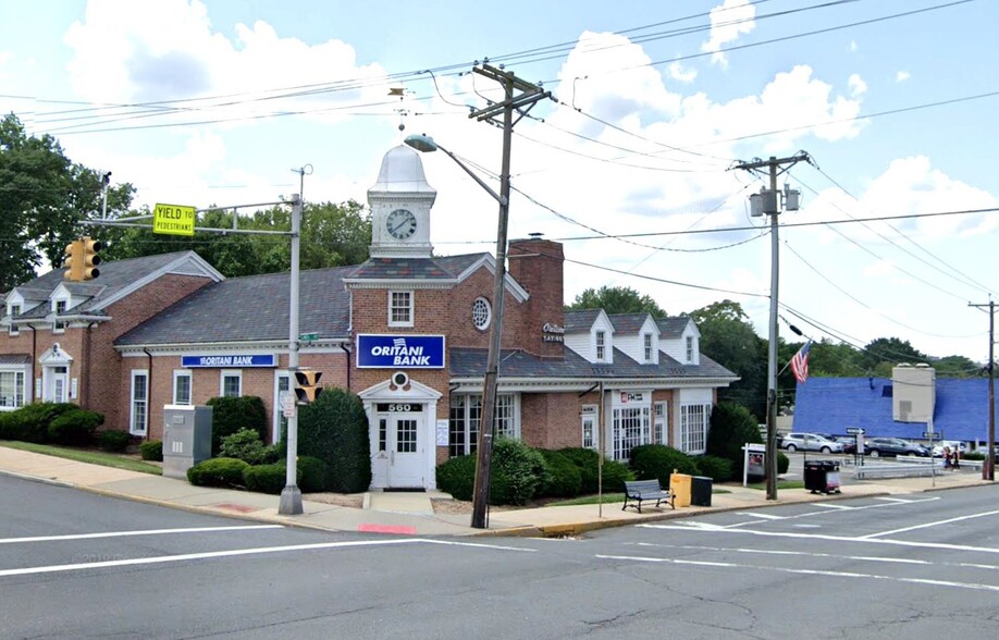 Primary Photo Of 560-570 Cedar Ln, Teaneck Bank For Lease